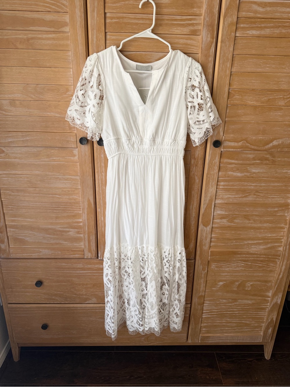 Bohemian White Lace Maxi Dress with V-Neck